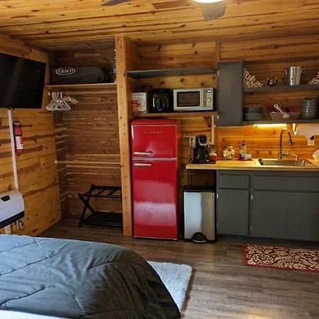 Red Barn Retreat Hotel North Fork Bagian luar foto