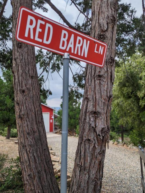 Red Barn Retreat Hotel North Fork Bagian luar foto
