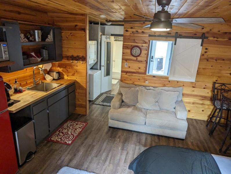 Red Barn Retreat Hotel North Fork Bagian luar foto