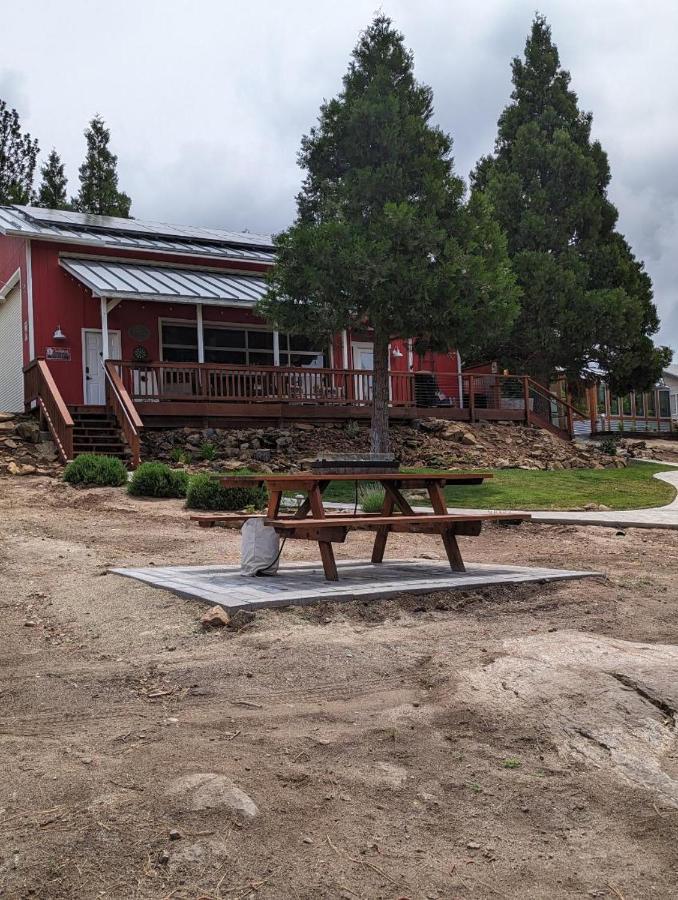 Red Barn Retreat Hotel North Fork Bagian luar foto